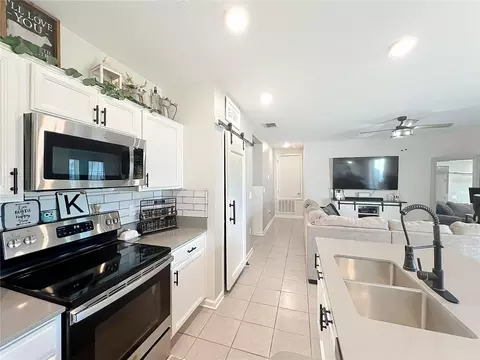 Kitchen - 701 Watusi Way, Saint Cloud, FL 34772 photo 3 of 8