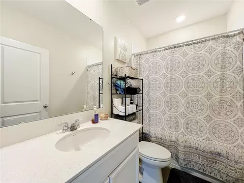Bath - 701 Watusi Way, Saint Cloud, FL 34772 photo 4 of 4