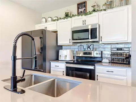 Kitchen - 701 Watusi Way, Saint Cloud, FL 34772 photo 4 of 8