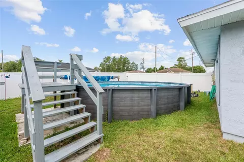 Exterior - 124 Oak Cir, Ocala, FL 34472 photo 6 of 9