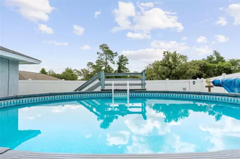 Exterior - 124 Oak Cir, Ocala, FL 34472 photo 8 of 9