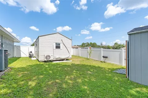 Exterior - 124 Oak Cir, Ocala, FL 34472 photo 5 of 9