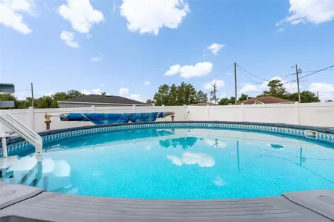 Exterior - 124 Oak Cir, Ocala, FL 34472 photo 7 of 9