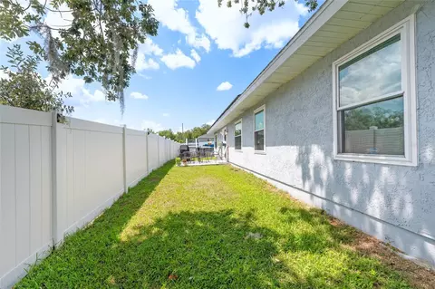 Exterior - 124 Oak Cir, Ocala, FL 34472 photo 4 of 9