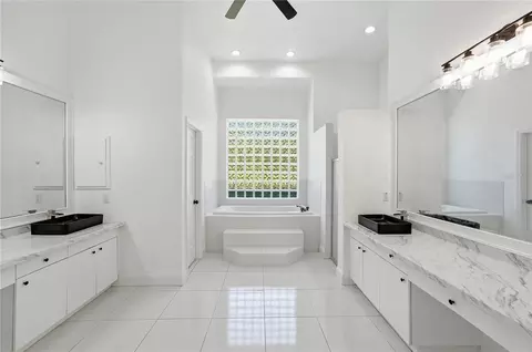 Bath - 7190 Six Gun Ct, Saint Cloud, FL 34771 photo 2 of 6