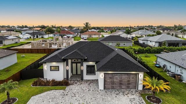 1112 Embers Pkwy W, Cape Coral, FL 33993