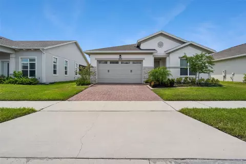 Exterior - 2632 Meadowedge Loop, Saint Cloud, FL 34772 photo 3 of 17