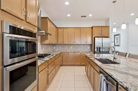 Kitchen - 2632 Meadowedge Loop, Saint Cloud, FL 34772 photo 7 of 11