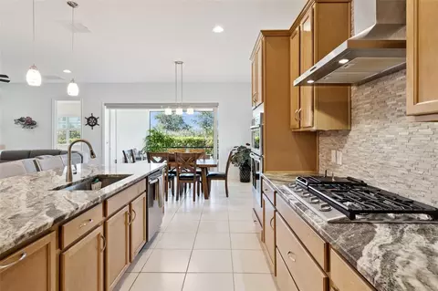 Kitchen - 2632 Meadowedge Loop, Saint Cloud, FL 34772 photo 6 of 11