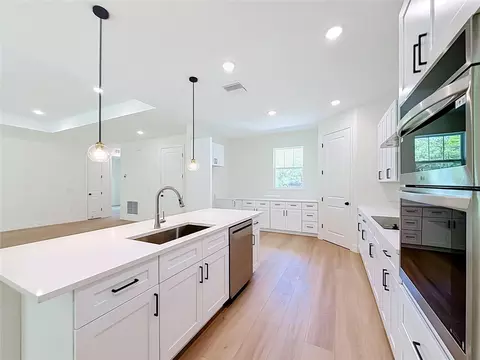 Kitchen - 41334 Persimmon St, Eustis, FL 32736 photo 2 of 5