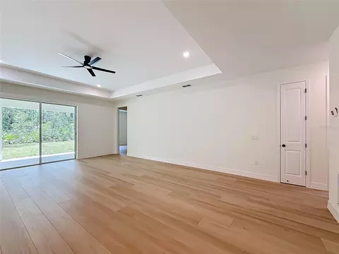 Living - 41334 Persimmon St, Eustis, FL 32736 photo 2 of 6