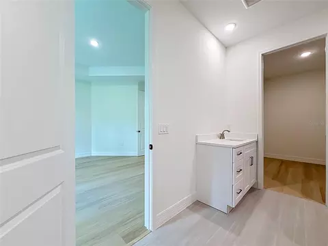 Bath - 41334 Persimmon St, Eustis, FL 32736 photo 3 of 9
