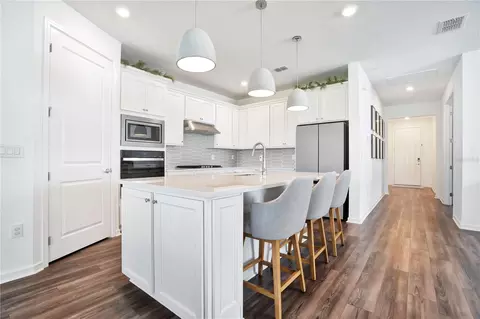 Kitchen - 11237 Rolling Fork Trl, Parrish, FL 34219 photo 2 of 9
