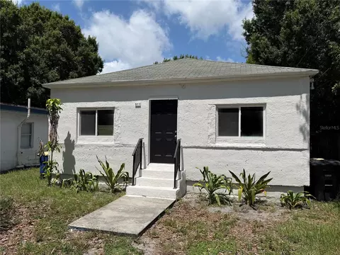 911 N 21st St, Fort Pierce, FL 34950