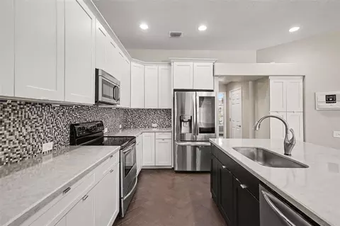 Kitchen - 11920 Oak Ridge Dr, Parrish, FL 34219 photo 4 of 4