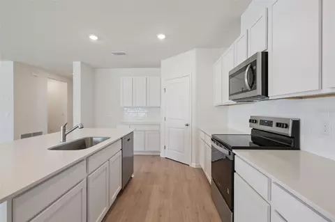Kitchen - 5851 Cool Spring Cv, Saint Cloud, FL 34771 photo 2 of 2