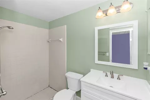 Bath - 2501 King Oak Cir, Saint Cloud, FL 34769 photo 1 of 3