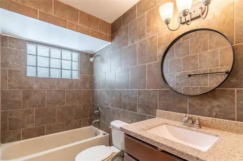 Bath - 611 Rich Dr, Ocoee, FL 34761 photo 4 of 6