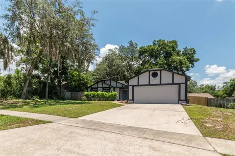 Exterior - 611 Rich Dr, Ocoee, FL 34761 photo 3 of 4