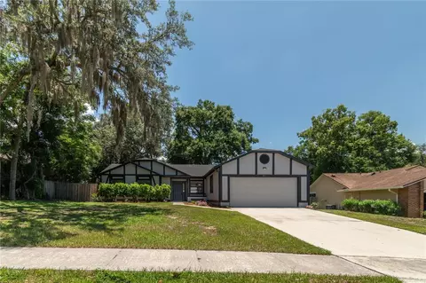 Exterior - 611 Rich Dr, Ocoee, FL 34761 photo 2 of 4