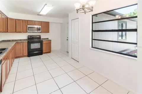 Kitchen - 611 Rich Dr, Ocoee, FL 34761 photo 3 of 5