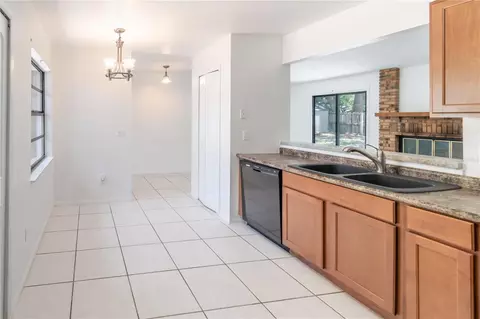 Kitchen - 611 Rich Dr, Ocoee, FL 34761 photo 4 of 5