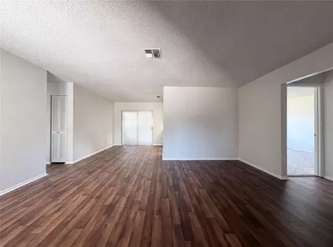 607 33rd Avenue Dr E, Bradenton, FL 34208 photo 4