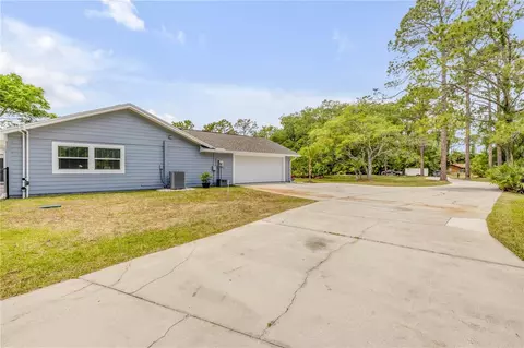 Exterior - 106 Pine Tree Dr, Ormond Beach, FL 32174 photo 13 of 31