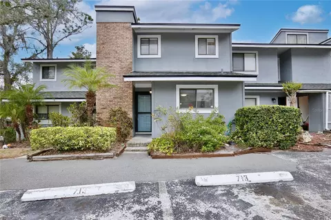 713 Saint Matthew Cir, Altamonte Springs, FL 32714