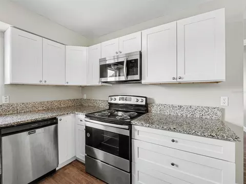 Kitchen - 308 Vaniman Ave, Winter Haven, FL 33880 photo 2 of 3