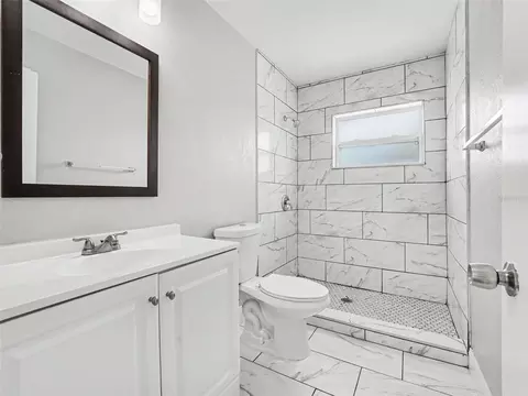 Bath - 308 Vaniman Ave, Winter Haven, FL 33880 photo 2 of 2