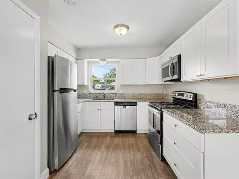 Kitchen - 308 Vaniman Ave, Winter Haven, FL 33880 photo 1 of 3