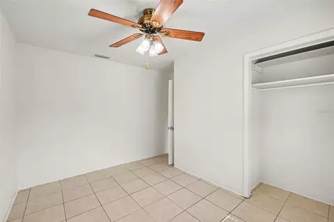 Bedroom - 313 Miller Mac Rd, Apollo Beach, FL 33572 photo 9 of 10