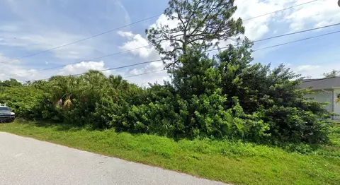 6042 Hooper Ln, Englewood, FL 34224