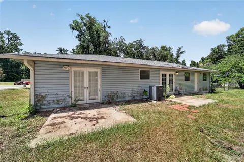 Exterior - 945 NW 64th Pl, Ocala, FL 34475 photo 4 of 7