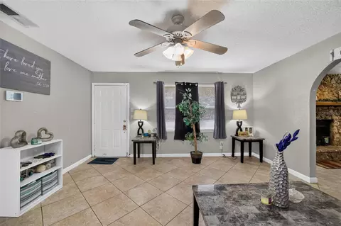 Entry Way - 945 NW 64th Pl, Ocala, FL 34475 photo 3 of 4