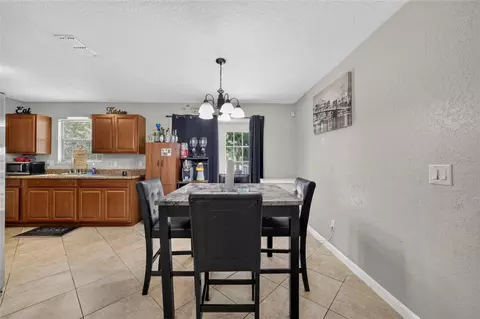 Dining - 945 NW 64th Pl, Ocala, FL 34475 photo 4 of 4