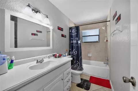 Bath - 945 NW 64th Pl, Ocala, FL 34475 photo 3 of 3