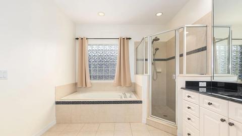 Bath - 12912 Droxford Rd, Windermere, FL 34786 photo 4 of 5