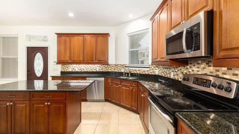 Kitchen - 12912 Droxford Rd, Windermere, FL 34786 photo 2 of 3