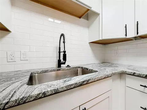 Kitchen - 1504 NW 19th Ct, Ocala, FL 34475 photo 3 of 5