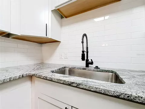 Kitchen - 1504 NW 19th Ct, Ocala, FL 34475 photo 4 of 5