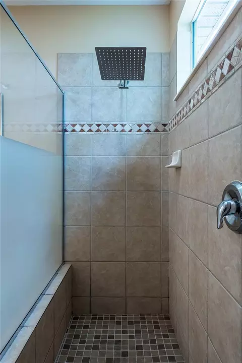 Bath - 4642 River Gem Ave, Windermere, FL 34786 photo 6 of 6
