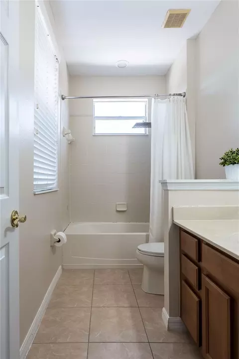 Bath - 4642 River Gem Ave, Windermere, FL 34786 photo 3 of 6