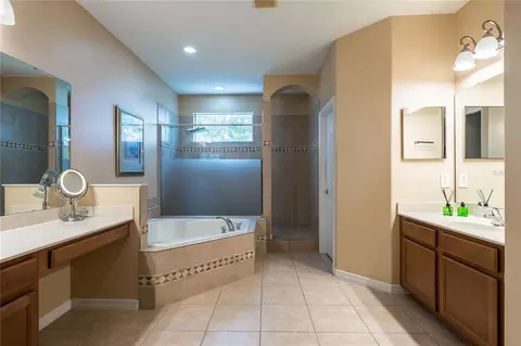 Bath - 4642 River Gem Ave, Windermere, FL 34786 photo 4 of 6