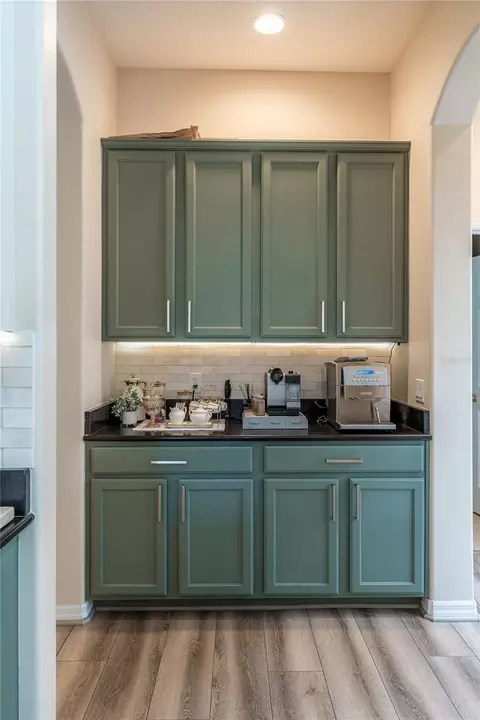 Kitchen - 4642 River Gem Ave, Windermere, FL 34786 photo 4 of 4