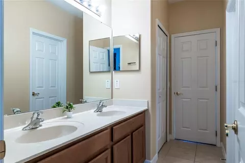 Bath - 4642 River Gem Ave, Windermere, FL 34786 photo 1 of 6