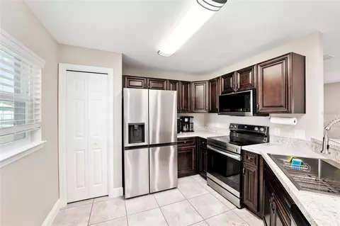 Kitchen - 6 Juniper Pass Dr, Ocala, FL 34480 photo 3 of 5