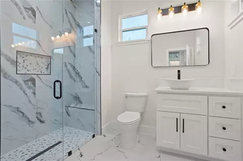 Bath - 30643 Apricot Ave, Eustis, FL 32736 photo 1 of 9