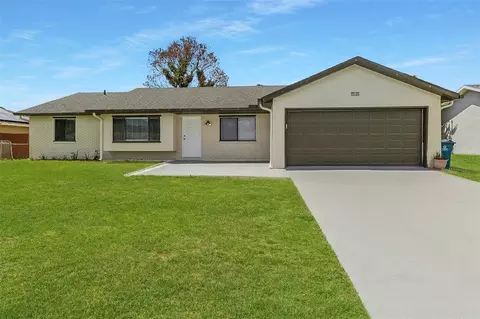 940 Forest St NE, Palm Bay, FL 32907